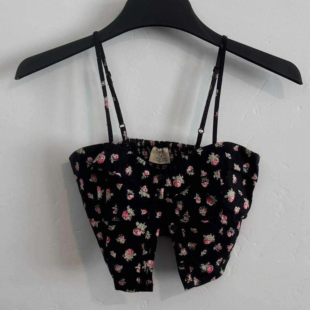 ‼️Free w/Purchase‼️ Black Floral Smocked Crop Top with Pink Roses